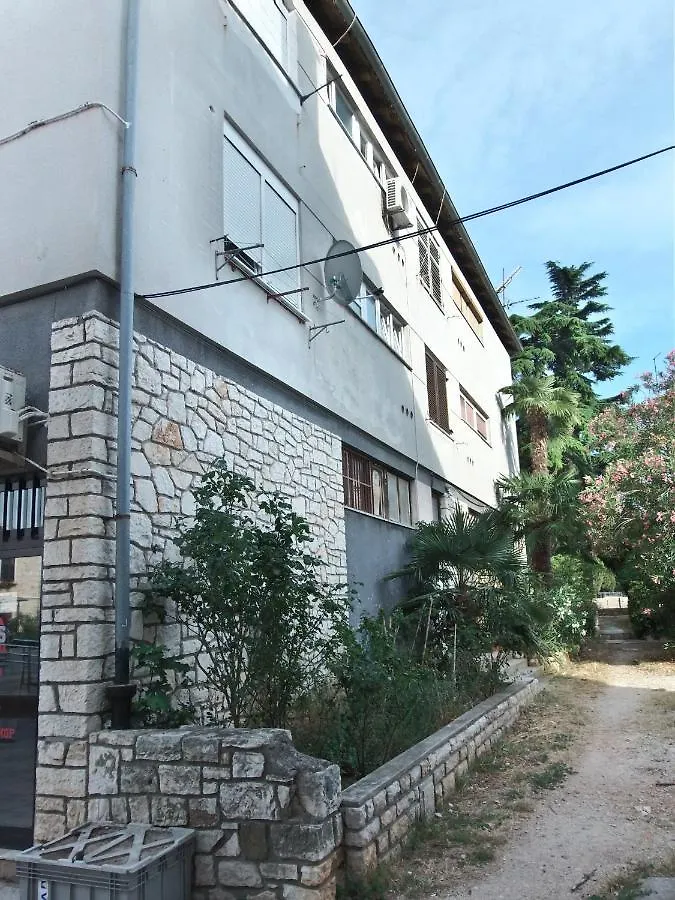 Apartment Apartman L&P Fažana